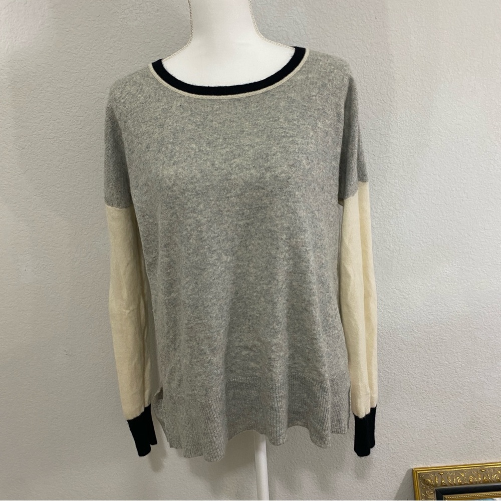 Goats‎ Cashmere Gray and Cream Colorblock Sweater